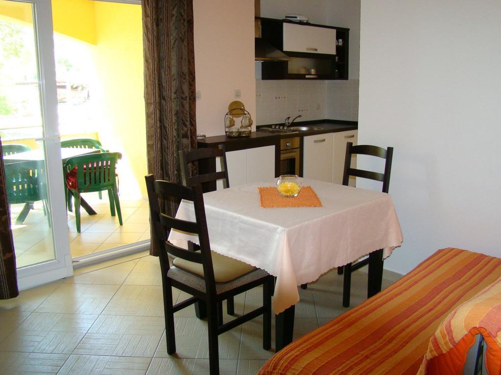 Apartments Buturic Sali Rom bilde